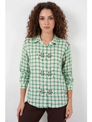 Efnaz Style Kadın Çiçek Detaylı Oversize Kareli Desenli Viskon Yeşil Gömlek