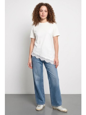 Efnaz Style Kadın Dantel Detaylı Asimetrik Kesim Kısa Kollu T Shirt Beyaz