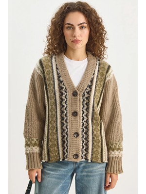 Efnaz Style Kadın Etnik Desenli Oversize Düğmeli Kalın Triko Vizon Hırka