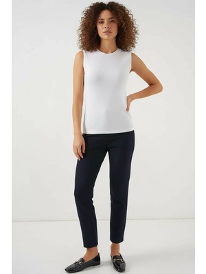 Efnaz Style Kadın Yuvarlak Yaka Kolsuz Viskon Beyaz Body