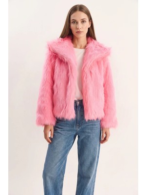 Efnaz Style Kadın Geniş Yakalı Astarlı Kısa Suni Kürk Şeker Pembe Ceket