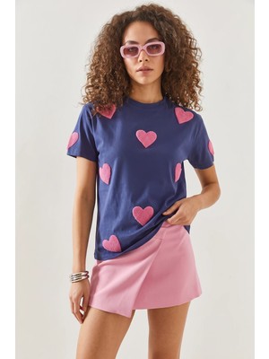 Efnaz Style Kadın Kalp Nakışlı Basic Lacivert Tişört