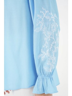 Efnaz Style Kadın Yuvarlak Yaka Uzun Kol Fırfırlı Nakışlı Mavi Bluz