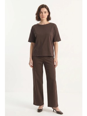 Efnaz Style Kadın Sırtı V Dantel Detaylı Oversize T Shirt Acı Kahve