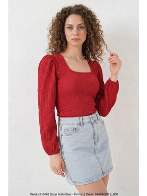 Efnaz Style Kadın Yuvarlak Yaka Kabartmalı Kumaş Kırmızı Bluz