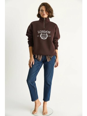 Efnaz Style Kadın Dik Yaka Işlemeli Fermuar Detaylı Şardonlu Oversize Kahverengi Sweatshirt