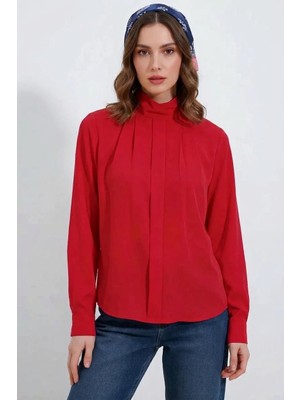 Efnaz Style Kadın Kruvaze Yaka Dökümlü Saten Kırmızı Bluz
