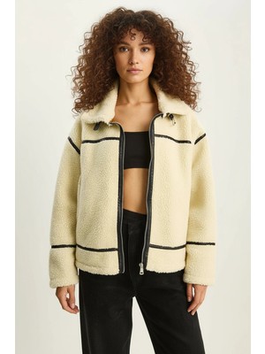 Efnaz Style Kadın Biye Detaylı Cepli Teddy Biker Bej Ceket