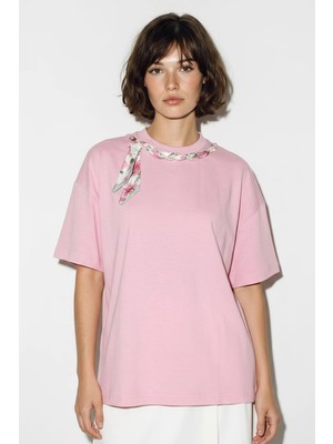 Efnaz Style Kadın Fular Inci Detaylı Bisiklet Yaka Oversize Pembe Tişört