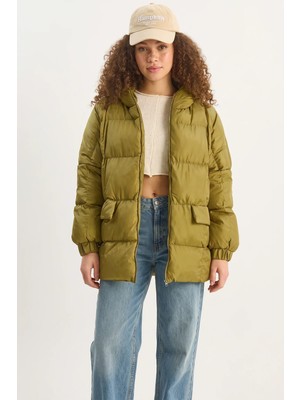 Efnaz Style Kadın Kapüşonlu Oversize Yarasa Kol Şişme Yeşil Mont