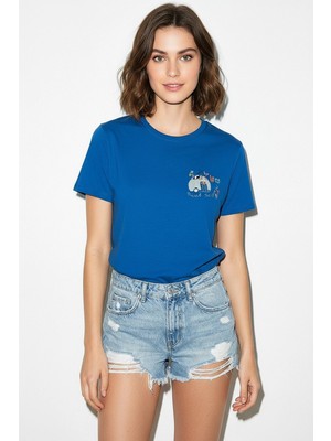 Efnaz Style Kadın Pamuklu Minimal Nakış Detaylı Premium Tasarım T Shirt Gök Mavisi