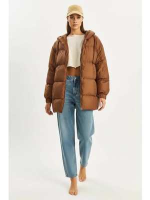 Efnaz Style Kadın Kapüşonlu Oversize Yarasa Kol Şişme Kahverengi Mont