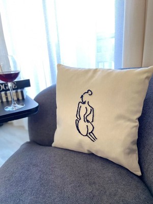 St. Morritz Handmade (El Yapımı) Ev Dekorasyon 42*42 Krem Kırlent Women Boobs Işlemeli Punch