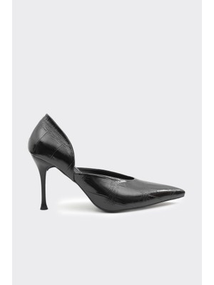 Derinet Dekolteli Kadın Stiletto
