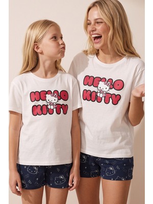 Siyah İnci Hello Kitty Lisanslı %100 Pamuk Ekru Çok Renkli Bisklet Yaka Şortlu Pijama Takım 26120201