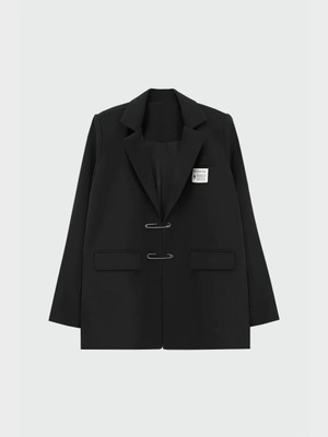 BRTC Design Kadın Siyah Çengel Detaylı Blazer Ceket