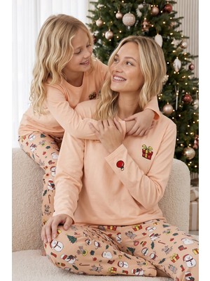 Siyah İnci Somon Desenli Yılbaşı Temalı Pamuklu Likralı Örme Pijama TAKIM26241175