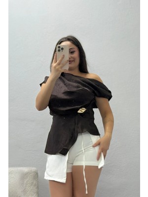 Belendir Kadın Tokalı Asimetrik Kesim Tensel Bluz Kahve