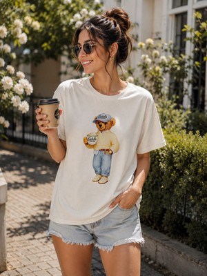 Broşürevim Kahve Sever Şirin Ayıcık Baskılı Unisex Kısa Kollu Baskılı Beyaz Tişört