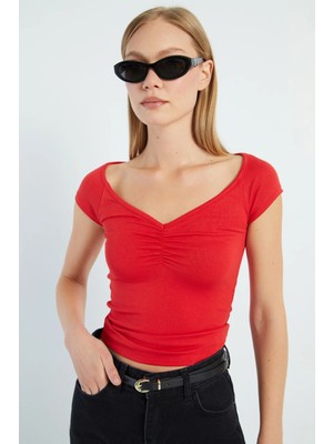 FullaModa Drapeli V Yaka Slim Fit Tişört