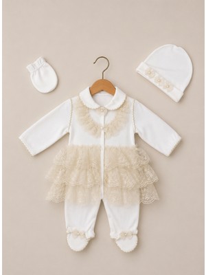 Kardeşler Bebe Dantelli Patikli Tulum Seti (Bere & Eldivenli)