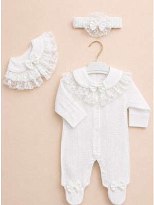 Kardeşler Bebe Fiyonk ve Dantel Detaylı Çıkarılabilir Yaka Kız Bebek Patikli Tulum + Saç Bandı