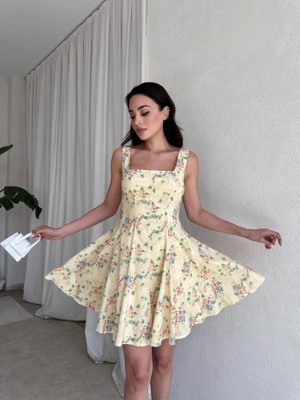 Klex Kare Yaka Çiçek Desenli Pileli Mini Elbise 5095 Sarı - L