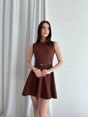 Klex Bisiklet Yaka Garnili Kemerli Kloş Mini Elbise 5040 Kahverengi - L