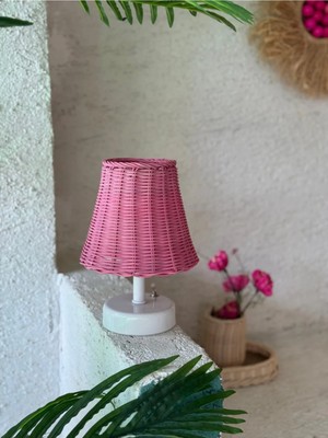 St. Morritz Pembe Rattan & Bambu Masa Üstü Kablosuz Pilli Abajur Masa Lambası Alt Ayak Beyaz