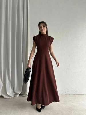 Klex Dik Yaka Vatkalı Yırtmaç Detaylı Maxi Elbise 5007 Kahverengi - S