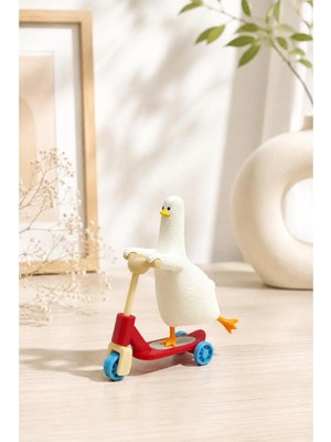Nure Store Scooter Süren Sevimli Ördek Masa Dekoru Ofis Hediyesi Biblo Obje -11CM