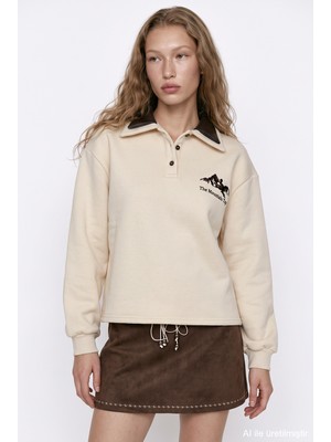 Quzu Polo Yaka Yazı Nakışlı Oversize Sweatshirt Bej