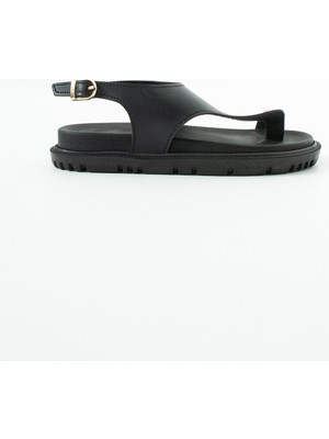 Polomia Comfort Kadın Parmak Arası Metal Detaylı Kalın Taban Flat Sandalet