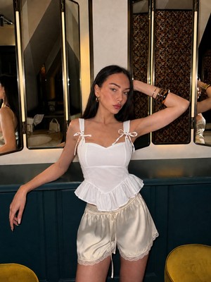 Lilliu Sırt Kuşgözü Detaylı Askılı Bluz