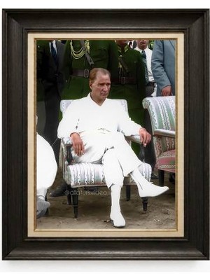 Tablore Siyah Varaklı Paspartulu Çerçeveli Atatürk Tablo A326