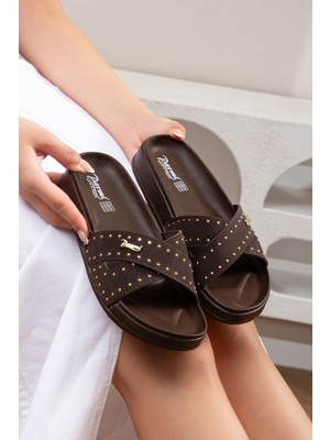 Zshoes Kadın Zımba Detaylı Ortopedik Yumuşak Tabanlı Terlik (Ev Içi Kullanıma Uygundur)