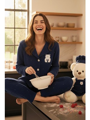 Siyah İnci Lacivert Nakışlı Fitilli Düğmeli Polar Örme Pijama Takım 7923