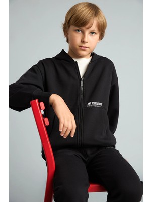 DeFacto Baskılı Kapüşonlu Fermuarlı Cepli Sweatshirt Hırka Erkek Çocuk H9681A826WN