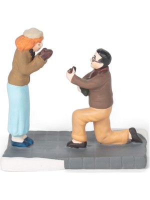 Odea Department 56 Şehirde Noel Köyü Aksesuarları Will You Marry Me Heykelcik, 6,6 Inç, Çok Renkli