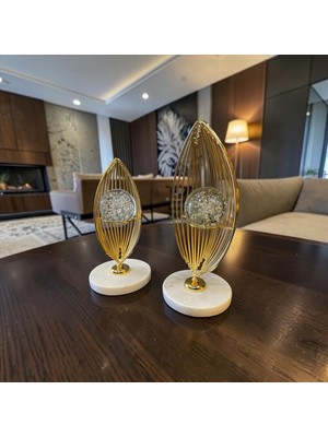 Esranın Dünyası Elegant Gold Metal Biblo – Mermer Tabanlı Şık Ev Dekorasyonu