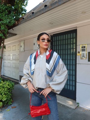 Esra Helvacı Fularlı Geniş Kol Bomber Ceket