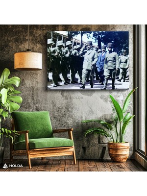 Holda Props Kanvas Tablo Atatürk Askerlerle Atatürk Portresi Duvar Dekorasyonu