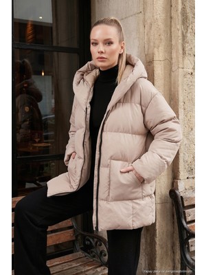 Lela Oversize Fit Kapüşonlu Şişme Mont Bayan Mont 640Y047