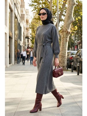Lela Modest Relaxed Fit Bisiklet Yaka Triko Elbise Kadın Elbise 4616198