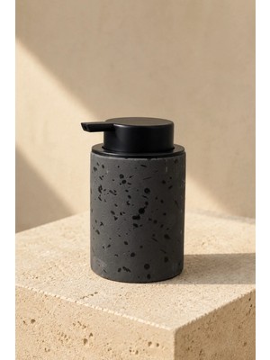 Klarhaus Terra Stoneware Traverten Dokulu Siyah Pompalı Dekoratif Sıvı Sabunluk 500 ml , 13 x 7.5 cm