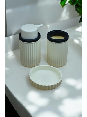 Aesco 3 Parça Sert Plastik Banyo Seti/sıvı Sabunluk, Diş Fırçalık ve Katı Sabunluk-Krem