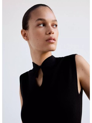 Mango Perkins Yaka Cut Out Detaylı Kazak