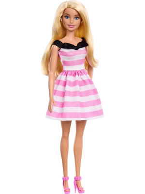 Aesco Barbie Pembe Beyaz Çizgili Elbisesi ve Topuklu Ayakkabılarıyla 65. Yıla Özel Sarışın Bebek ve Aksesuarları, HTH66