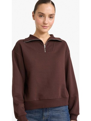 Die Grup Defacto Yarım Fermuarlı Balıkçı Yaka Basic Sweatshirt G4761AX25WN