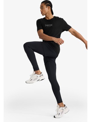 Die Grup Defacto Slim Fit Dar Kesim Sporcu Standart Paça Içi Taytlı Dokuma Şort E9977AX25AU
